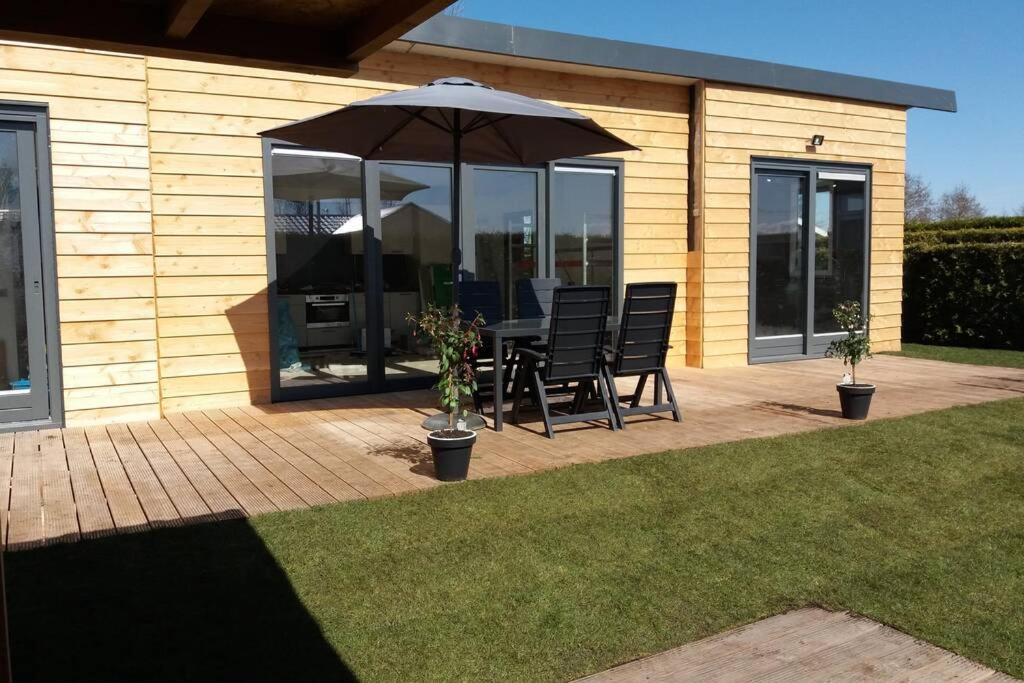 Luxe Vakantie Bungalow Met 3 Slaapkamers Dronrijp 외부 사진